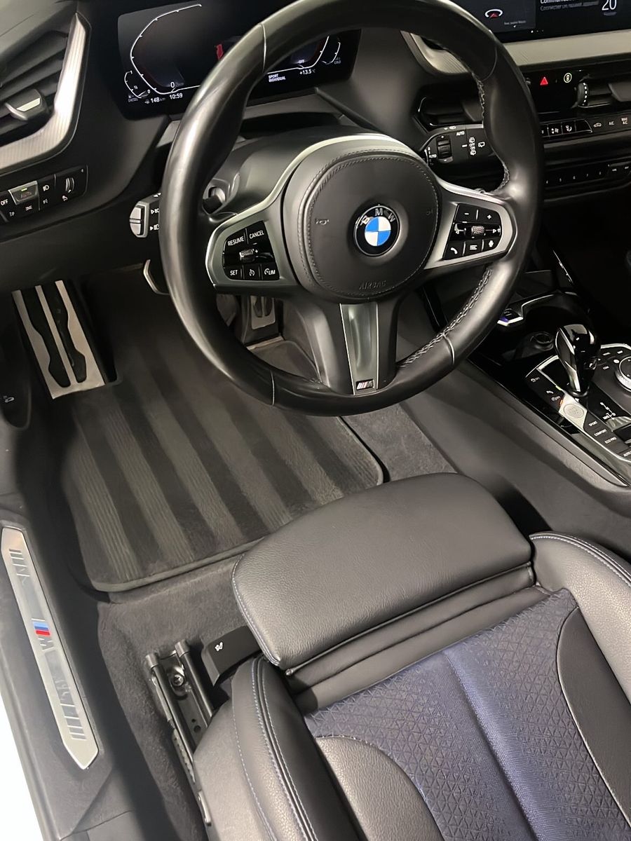 Après : habitacle d'une BMW Série 1 nettoyé